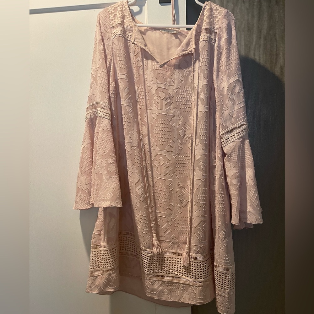 Elegant Lace Long Sleeve Dress in Soft Pink